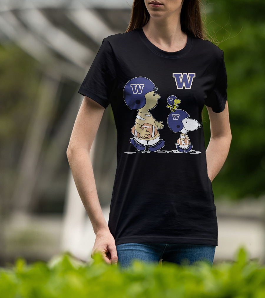 Washington Huskies Snoopy And Woodstock Football Team T-Shirt
