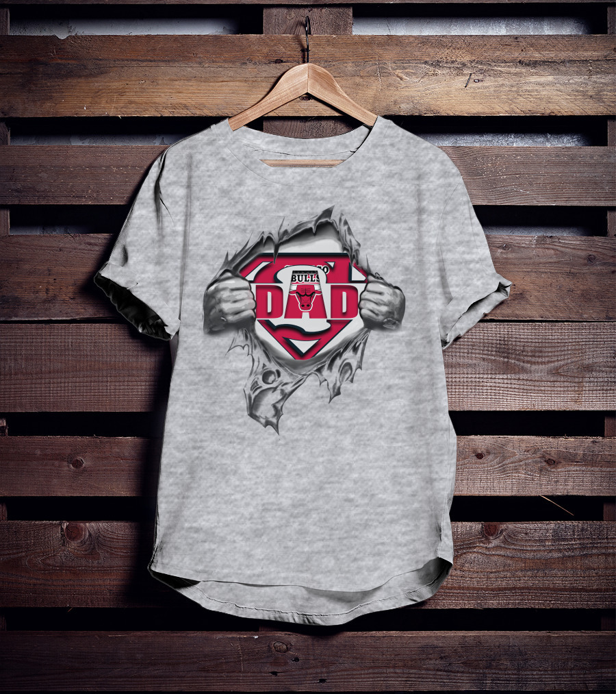 Chicago Bulls Super Dad Shield T-Shirt