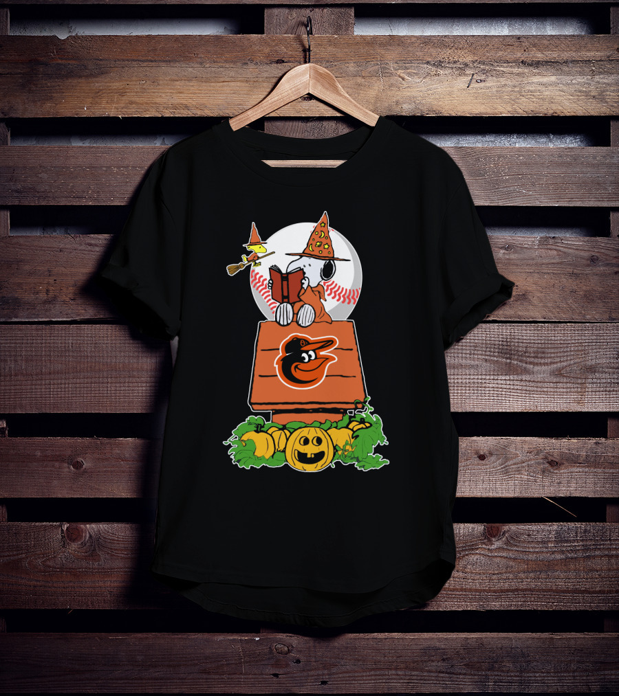 Baltimore Orioles Halloween Snoopy Reading On Doghouse With Woodstock And Pumpkins T-Shirt