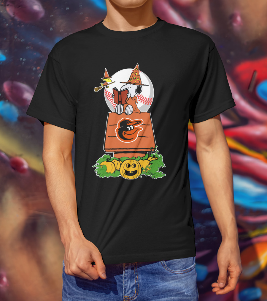 Baltimore Orioles Halloween Snoopy Reading On Doghouse With Woodstock And Pumpkins T-Shirt