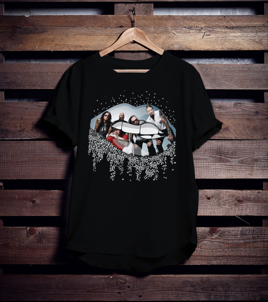 Five Finger Death Punch Band Members Inside Graffiti Lips With Glitter Effects T-Shirt