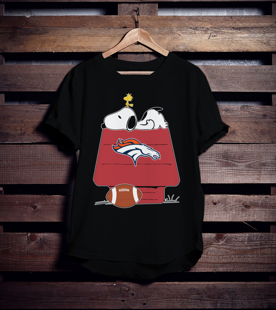 Denver Broncos Snoopy Woodstock Football Doghouse T-Shirt