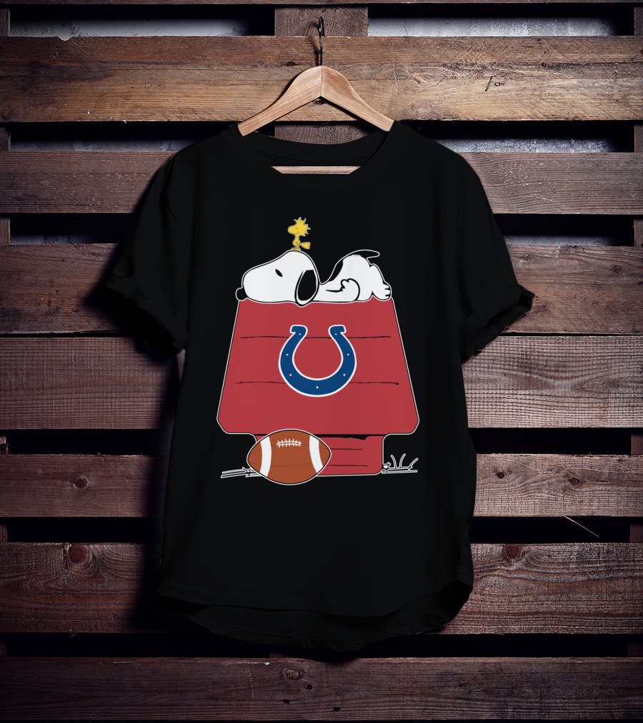 Indianapolis Colts Snoopy Doghouse With Football And Woodstock T-Shirt