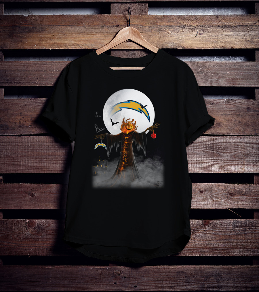 Halloween Los Angeles Chargers Moonlit Pumpkin Scarecrow With Bats And Haunted Castle T-Shirt