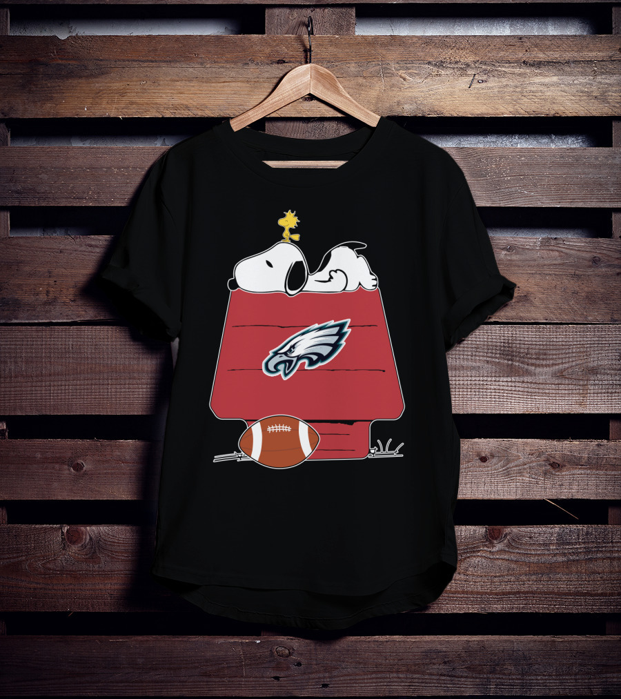 Philadelphia Eagles Snoopy Doghouse Football T-Shirt