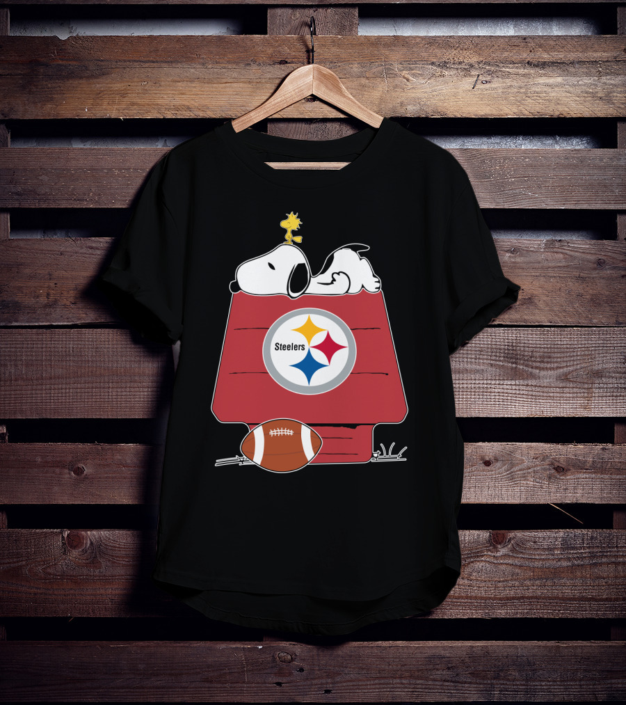Snoopy And Woodstock With Pittsburgh Steelers Logo And Football On Doghouse T-Shirt