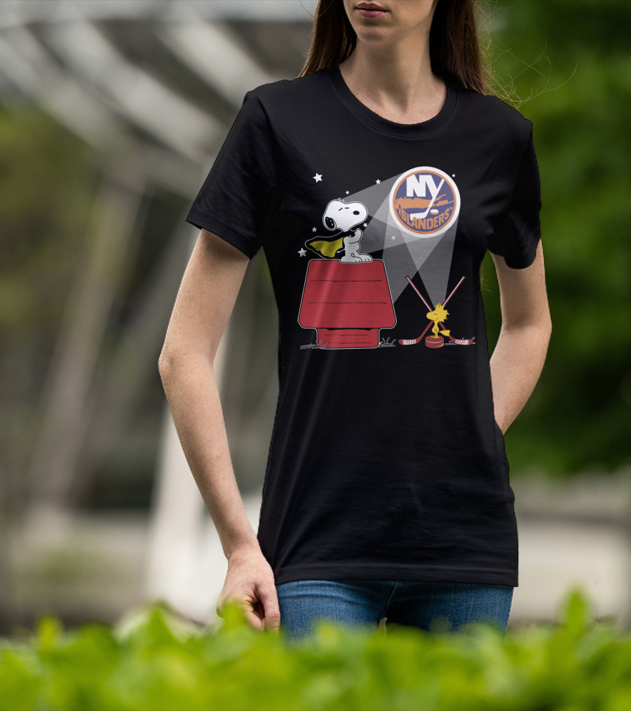 Ny Islanders Snoopy Woodstock Hockey Fan Scene T-Shirt