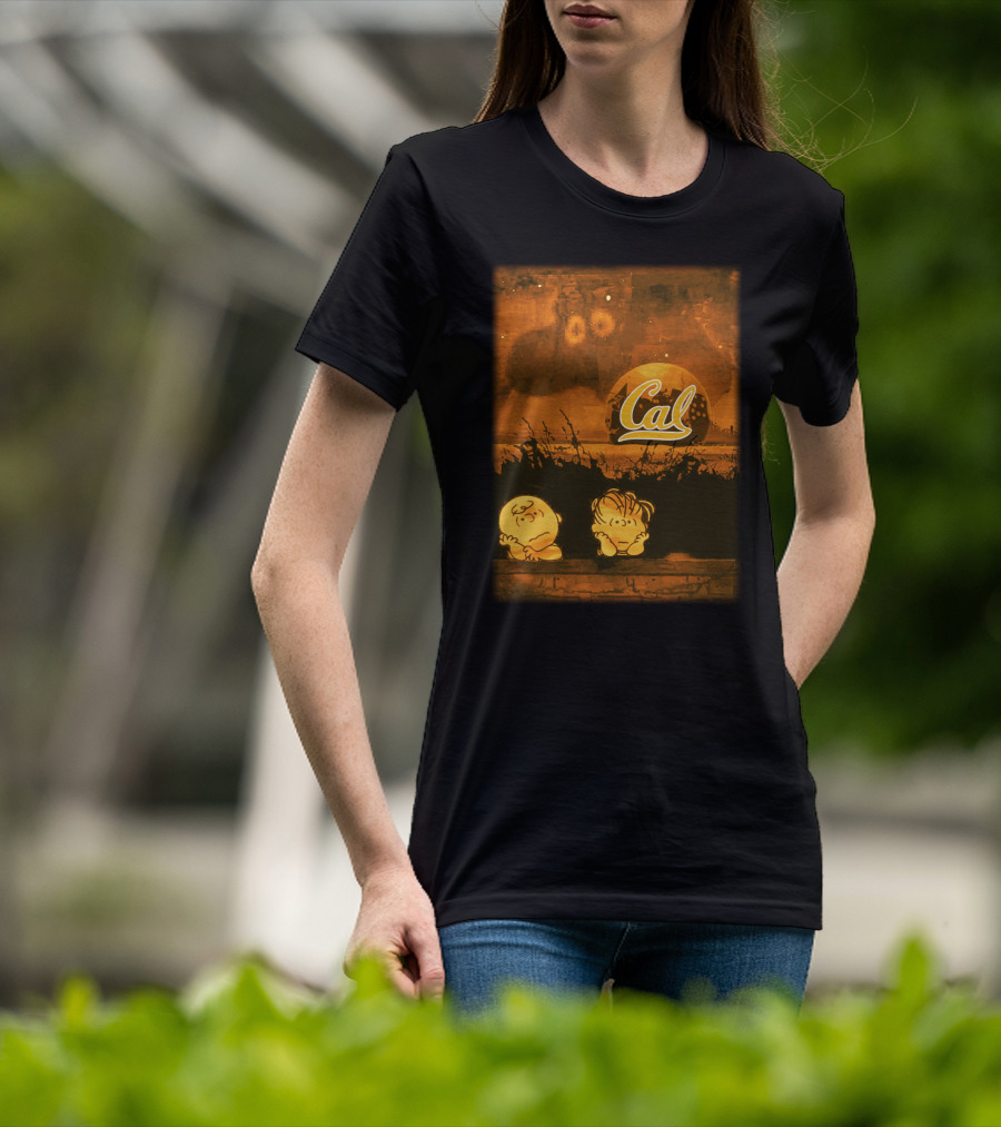 Cal Halloween Football With Charlie Brown And Linus Great Pumpkin T-Shirt