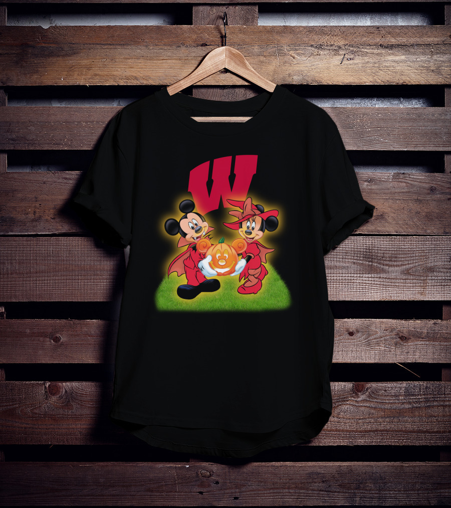 Halloween Wisconsin Badgers Football Mickey Minnie Pumpkin T-Shirt