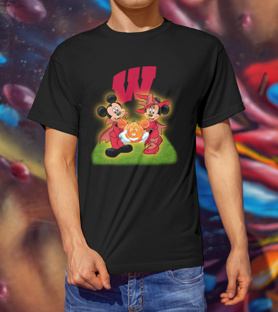 Halloween Wisconsin Badgers Football Mickey Minnie Pumpkin T-Shirt