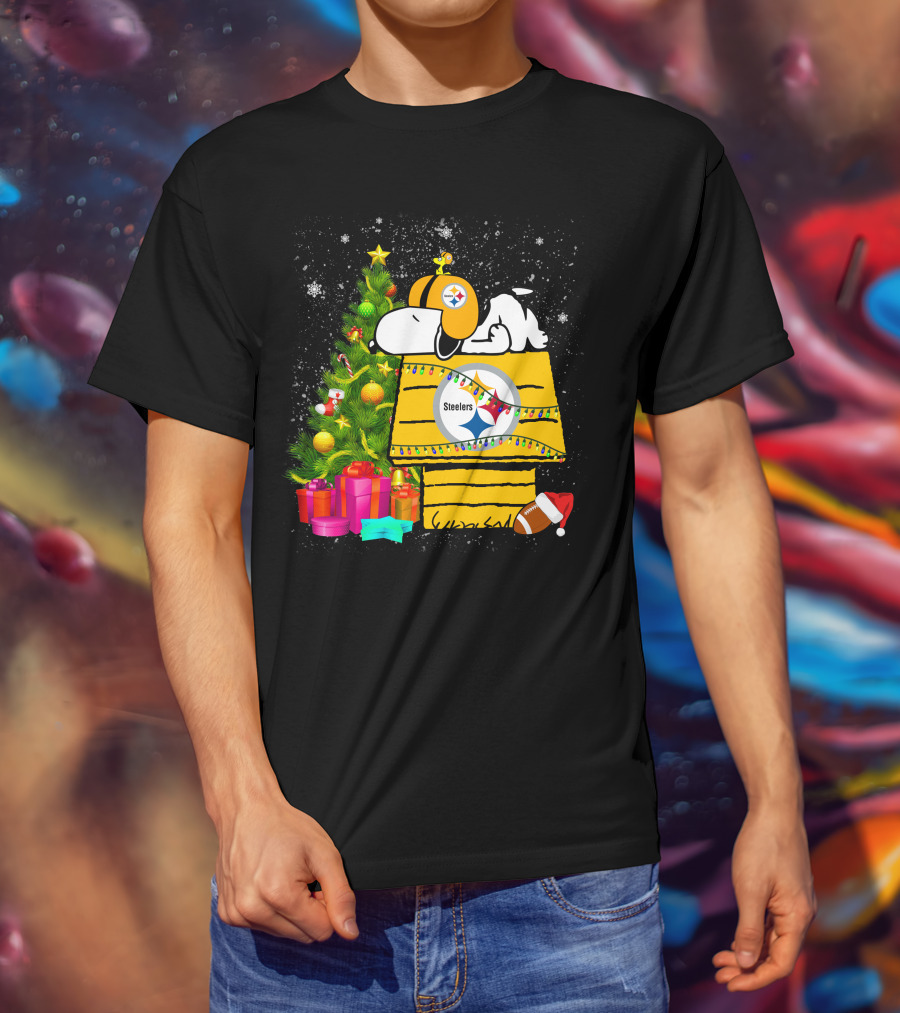 Pittsburgh Steelers Snoopy Christmas Peanuts Doghouse Football T-Shirt
