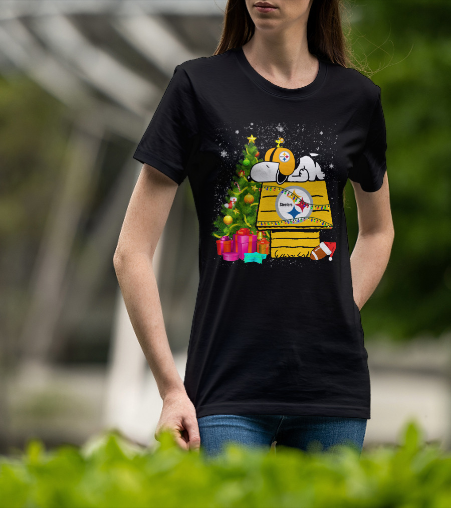 Pittsburgh Steelers Snoopy Christmas Peanuts Doghouse Football T-Shirt