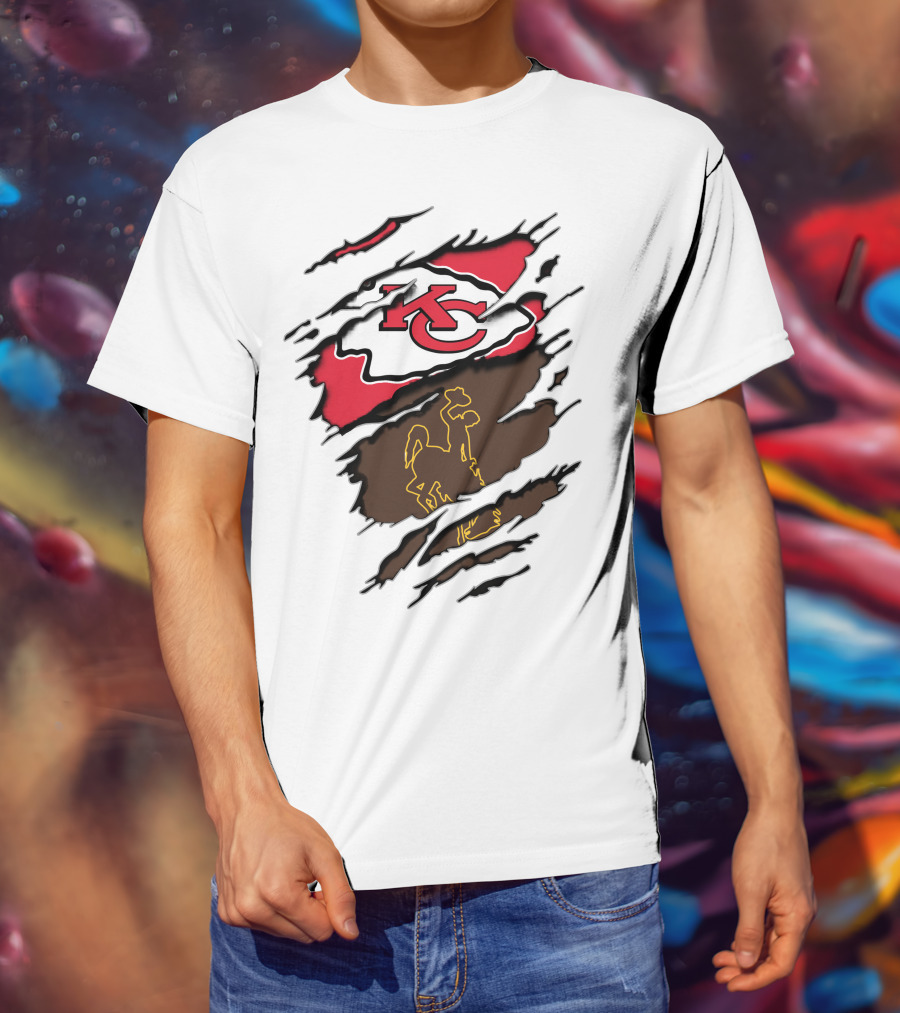 Kansas City Chiefs Wyoming Cowboys Logo Mashup T-Shirt