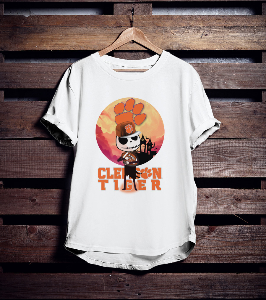 Clemson Tiger Skeleton Football Halloween Scene T-Shirt