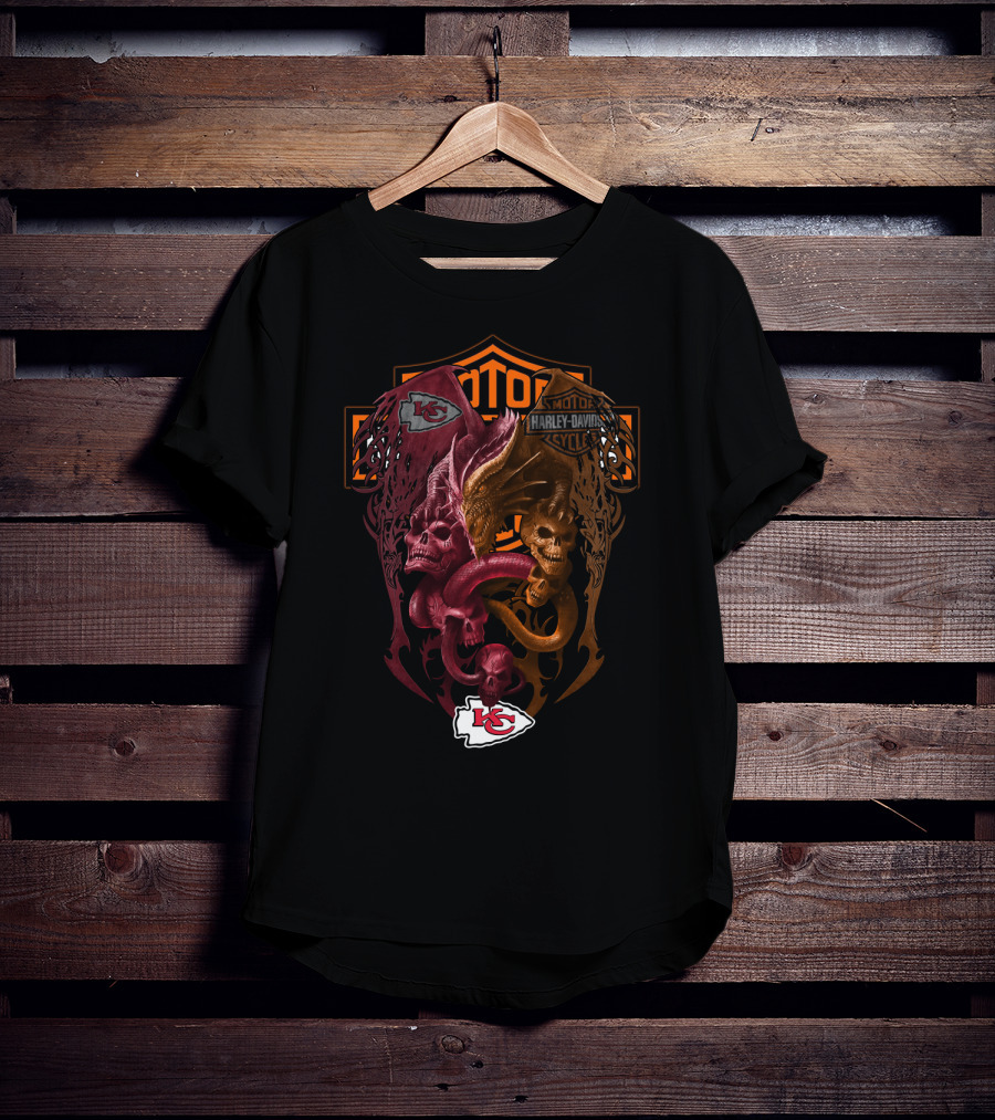Kansas City Chiefs Harley Davidson Motocycle Club 108 Nfl Kcc Skulls And Serpent T-Shirt