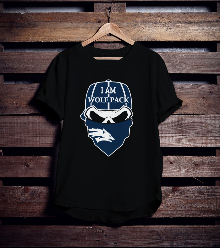 I Am Wolf Pack Skull Nevada Wolf Pack T-Shirt