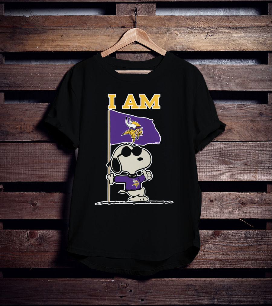 I Am Minnesota Vikings Snoopy T-Shirt