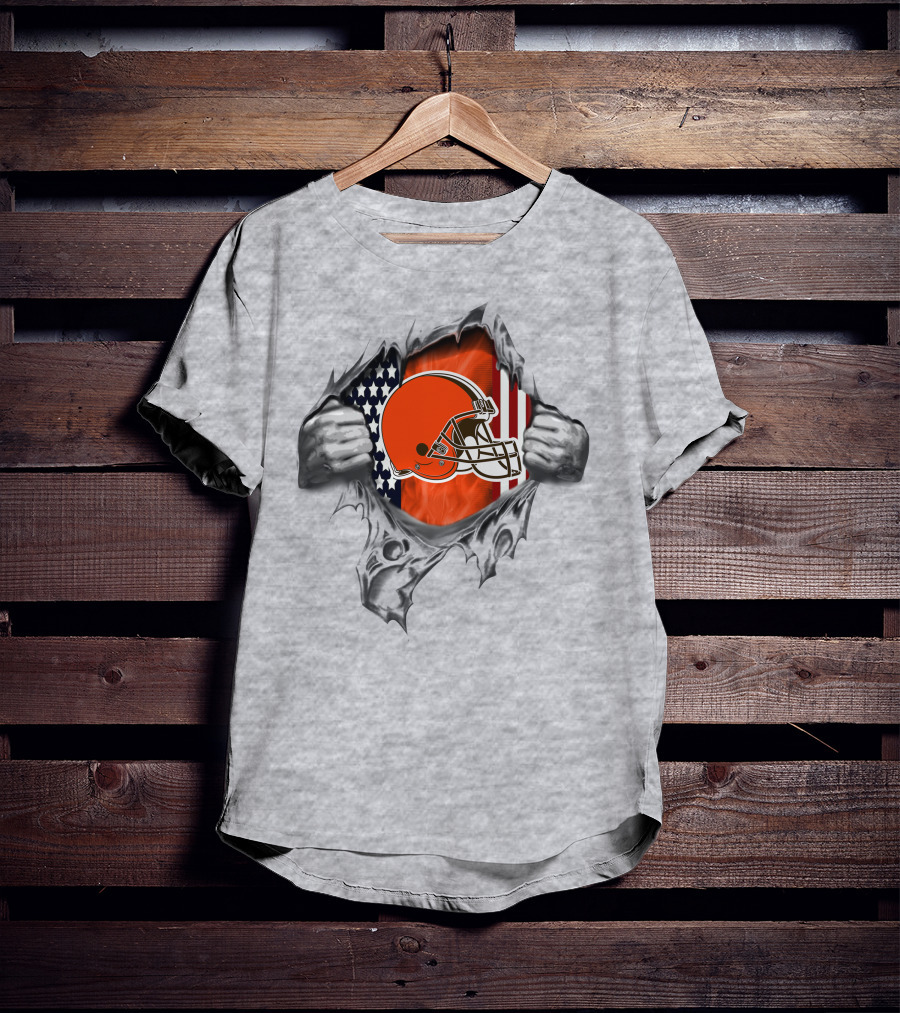 Cleveland Browns Helmet Ripped American Flag T-Shirt