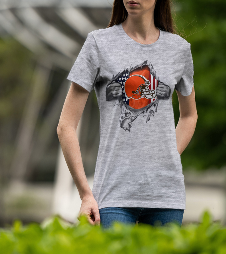 Cleveland Browns Helmet Ripped American Flag T-Shirt