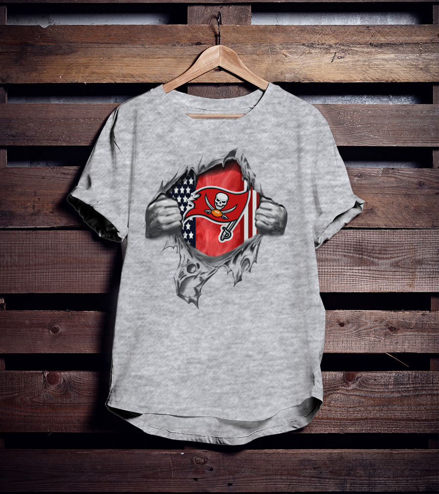 Tampa Bay Buccaneers Flag With American Flag And Pirate Skull Sword T-Shirt