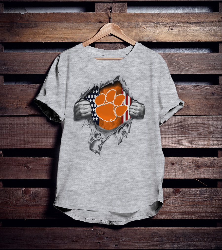 Clemson Tigers Paw Logo With American Flag T-Shirt