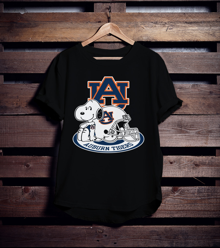 Auburn Tigers Snoopy Au Football Helmet T-Shirt