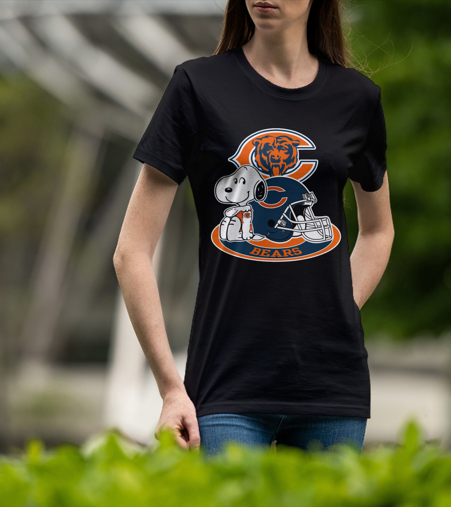 Chicago Bears Snoopy Bear Helmet T-Shirt
