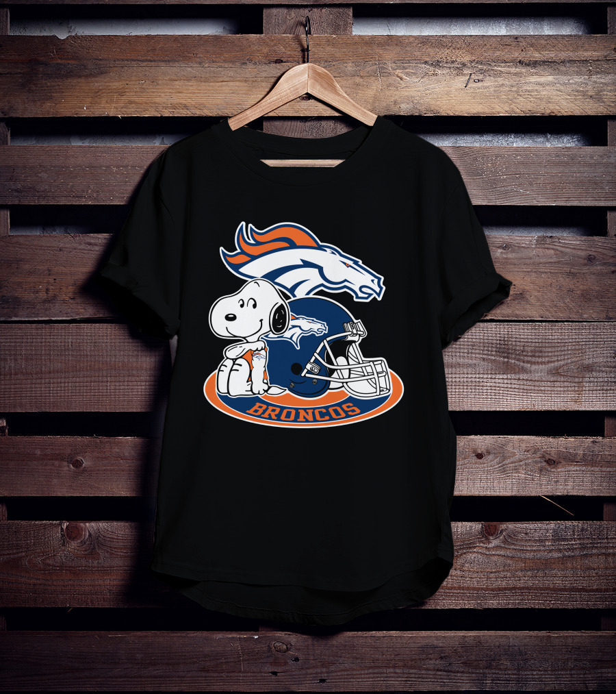 Denver Broncos Snoopy With Broncos Helmet T-Shirt