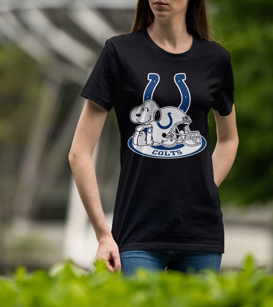 Indianapolis Colts Snoopy With Helmet And Horseshoe T-Shirt