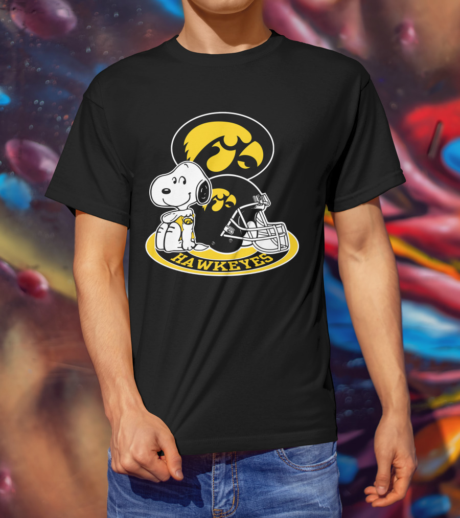 Snoopy Iowa Hawkeyes Helmet Fan T-Shirt