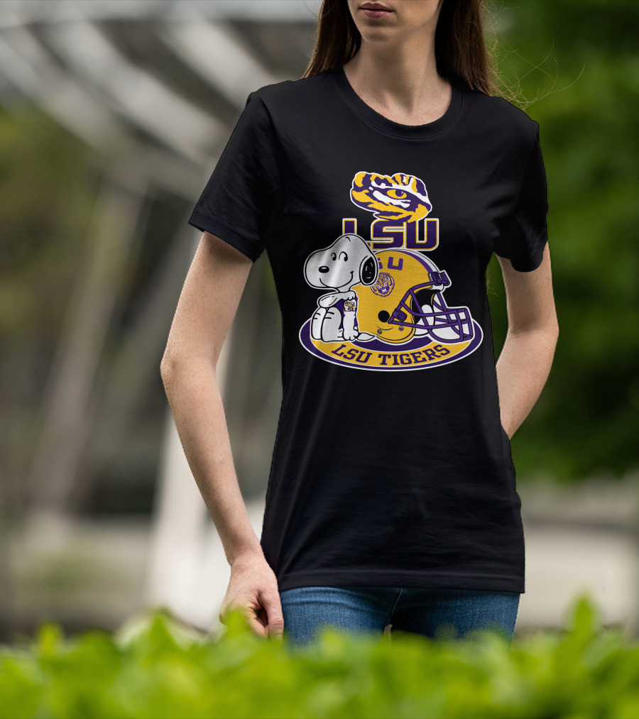 Lsu Tigers Snoopy Football Helmet T-Shirt