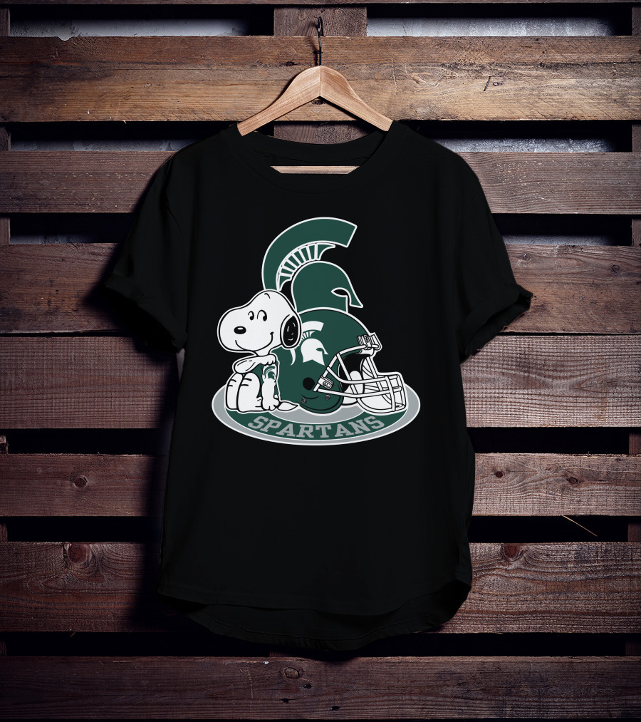 Snoopy Michigan State Spartans Football Helmet T-Shirt