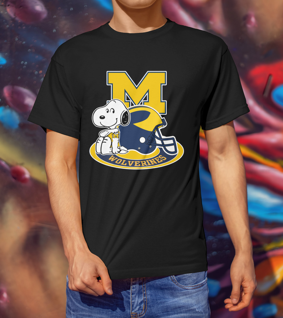 Michigan Wolverines Snoopy M Helmet T-Shirt