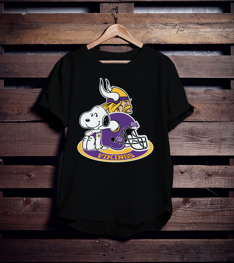 Minnesota Vikings Snoopy Helmet Vikings T-Shirt