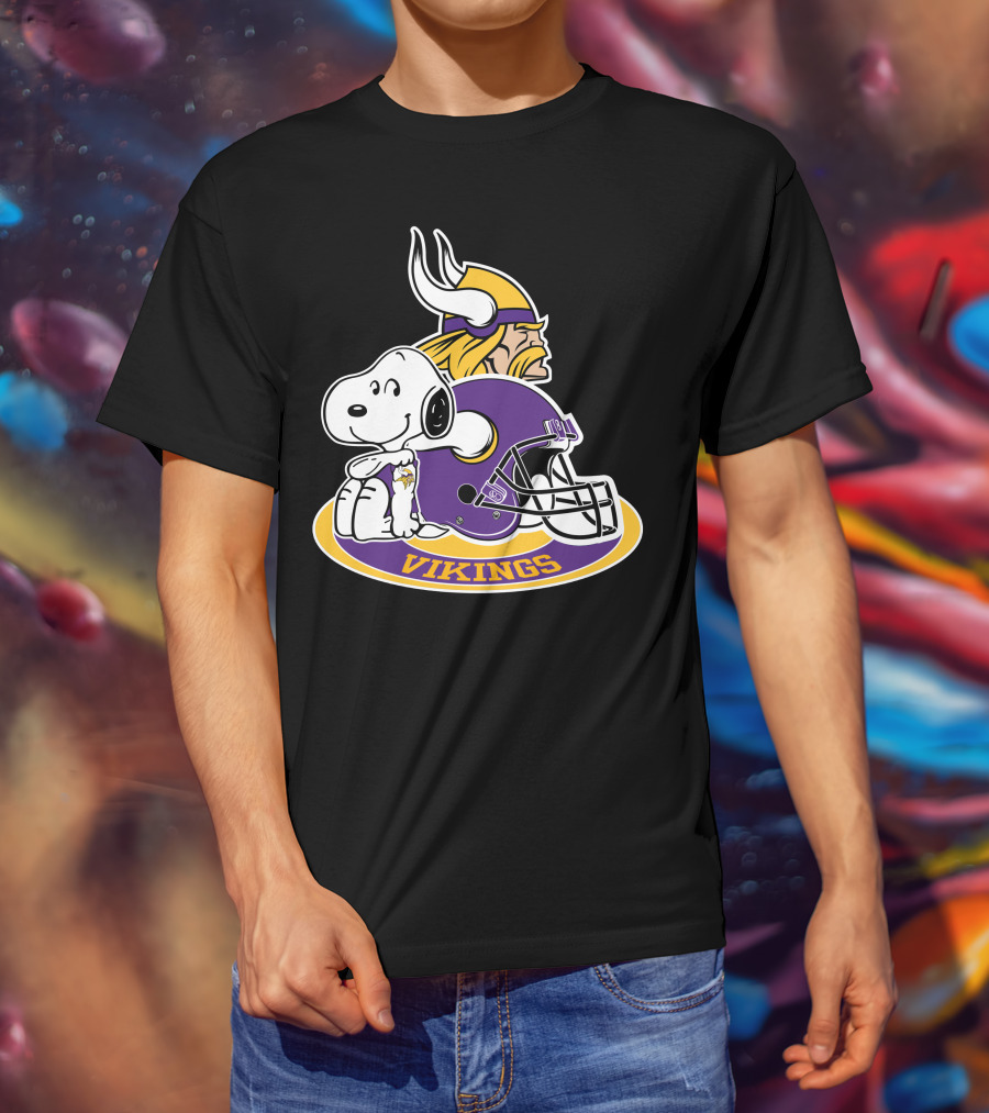 Minnesota Vikings Snoopy Helmet Vikings T-Shirt