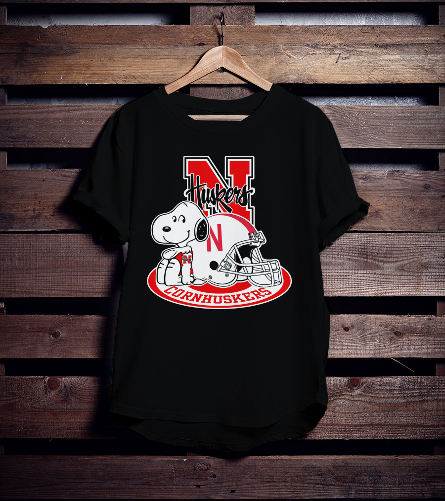 Huskers Nebraska Cornhuskers Snoopy With Helmet T-Shirt