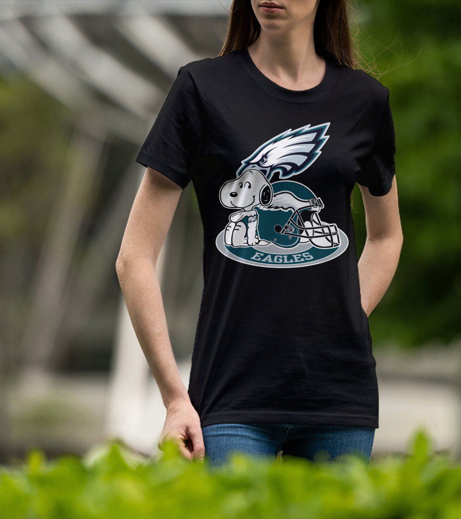 Philadelphia Eagles Snoopy Helmet T-Shirt
