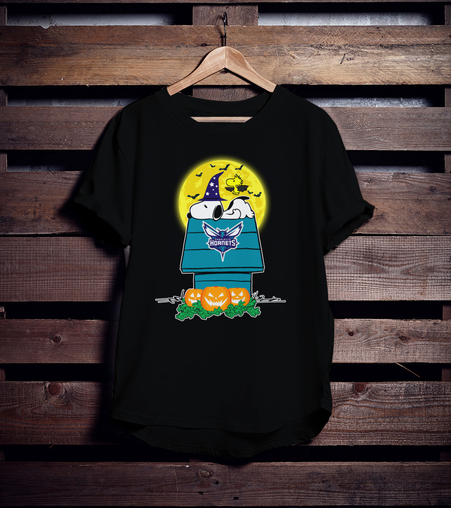 Charlotte Hornets Snoopy Halloween Moon Pumpkins T-Shirt