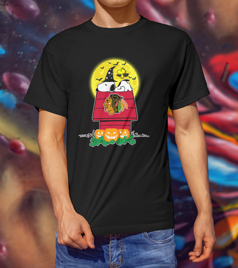Chicago Blackhawks Snoopy Woodstock Halloween Pumpkins Full Moon T-Shirt