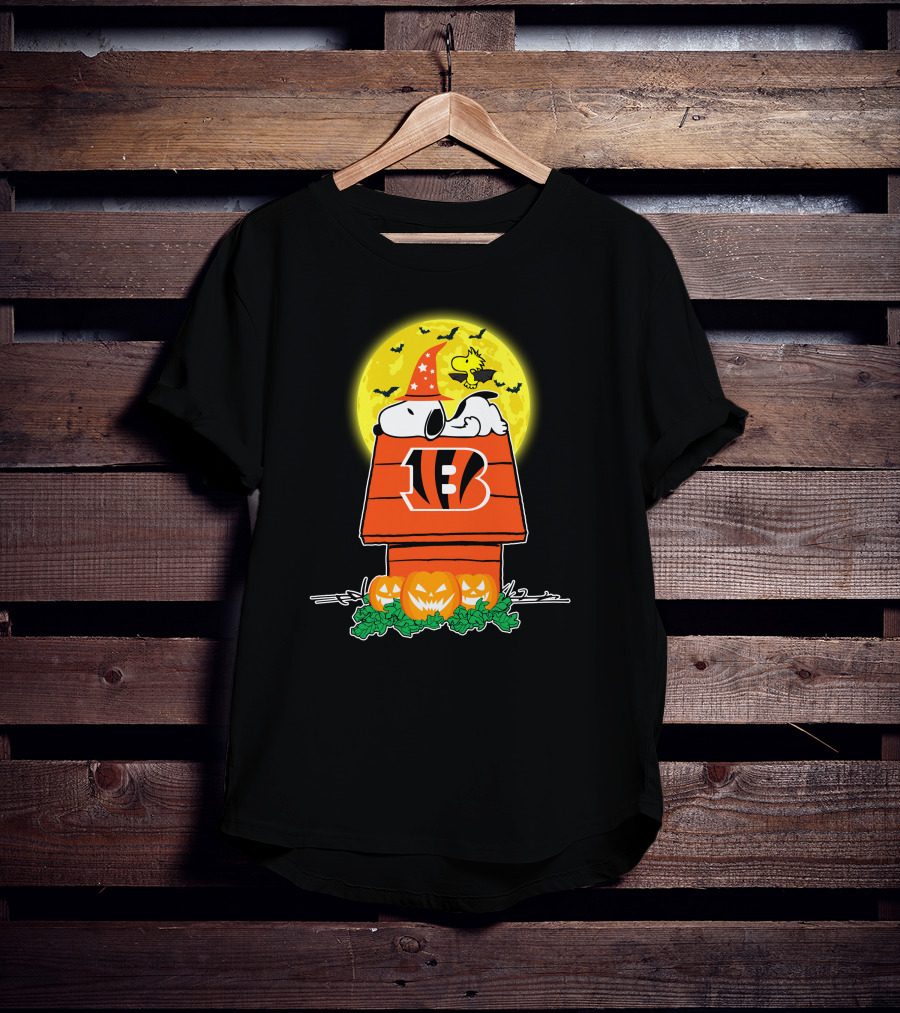 Cincinnati Bengals Snoopy And Woodstock Halloween Moon With Pumpkins And Witch Hat T-Shirt