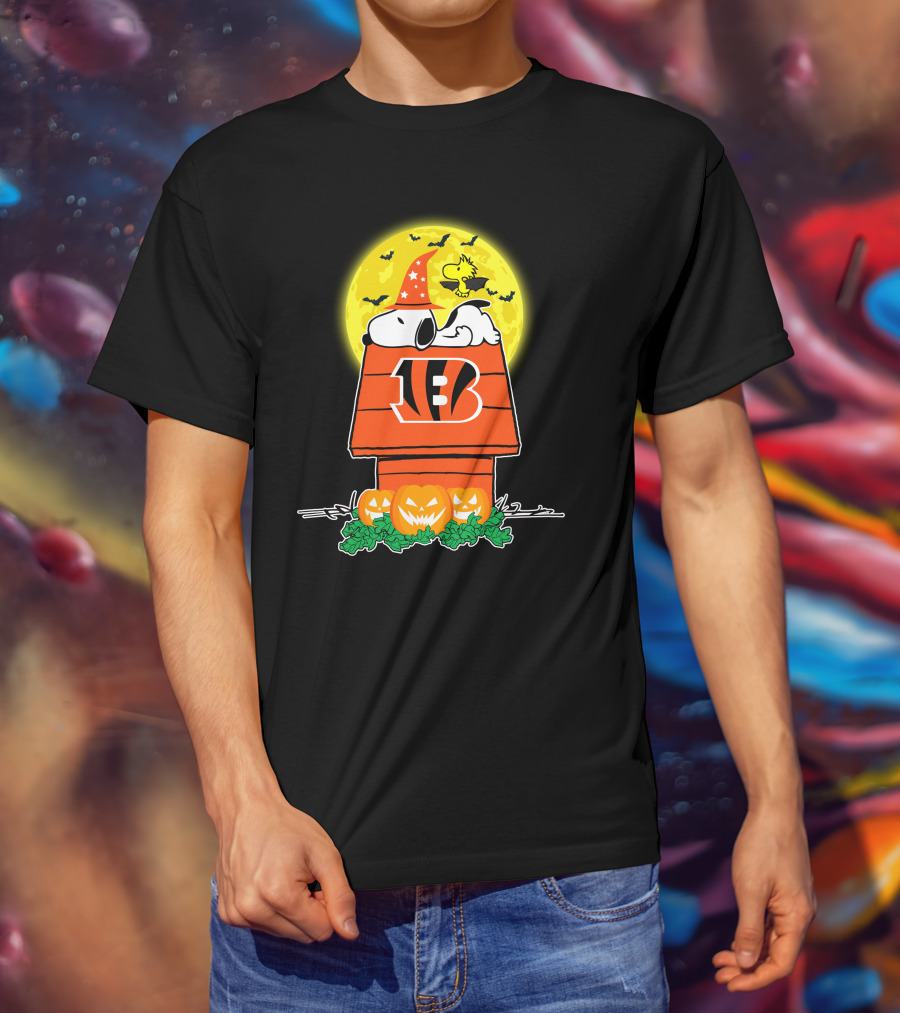 Cincinnati Bengals Snoopy And Woodstock Halloween Moon With Pumpkins And Witch Hat T-Shirt