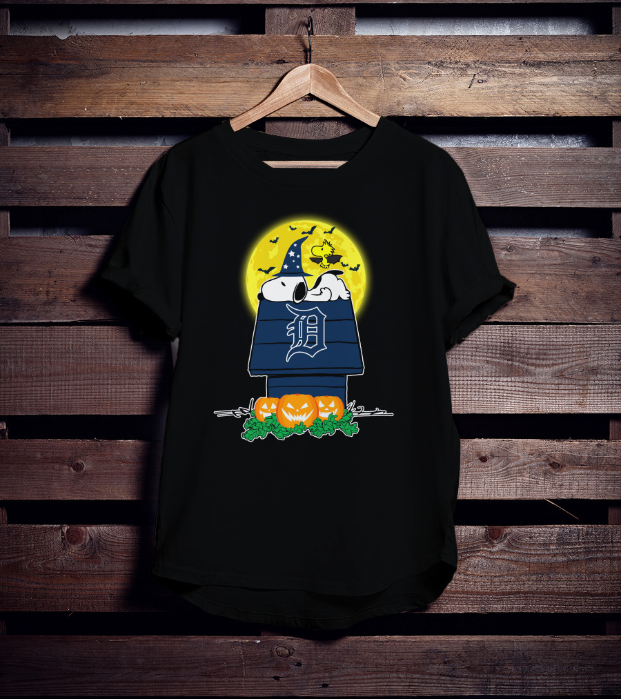 Detroit Tigers Snoopy Woodstock Halloween Pumpkins Moon T-Shirt