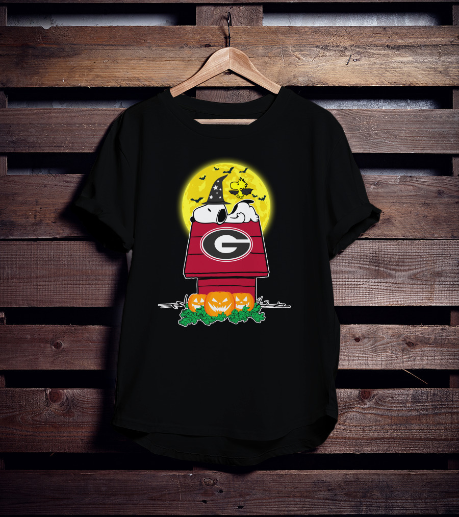 Georgia Bulldogs Snoopy Halloween Moon Pumpkins T-Shirt