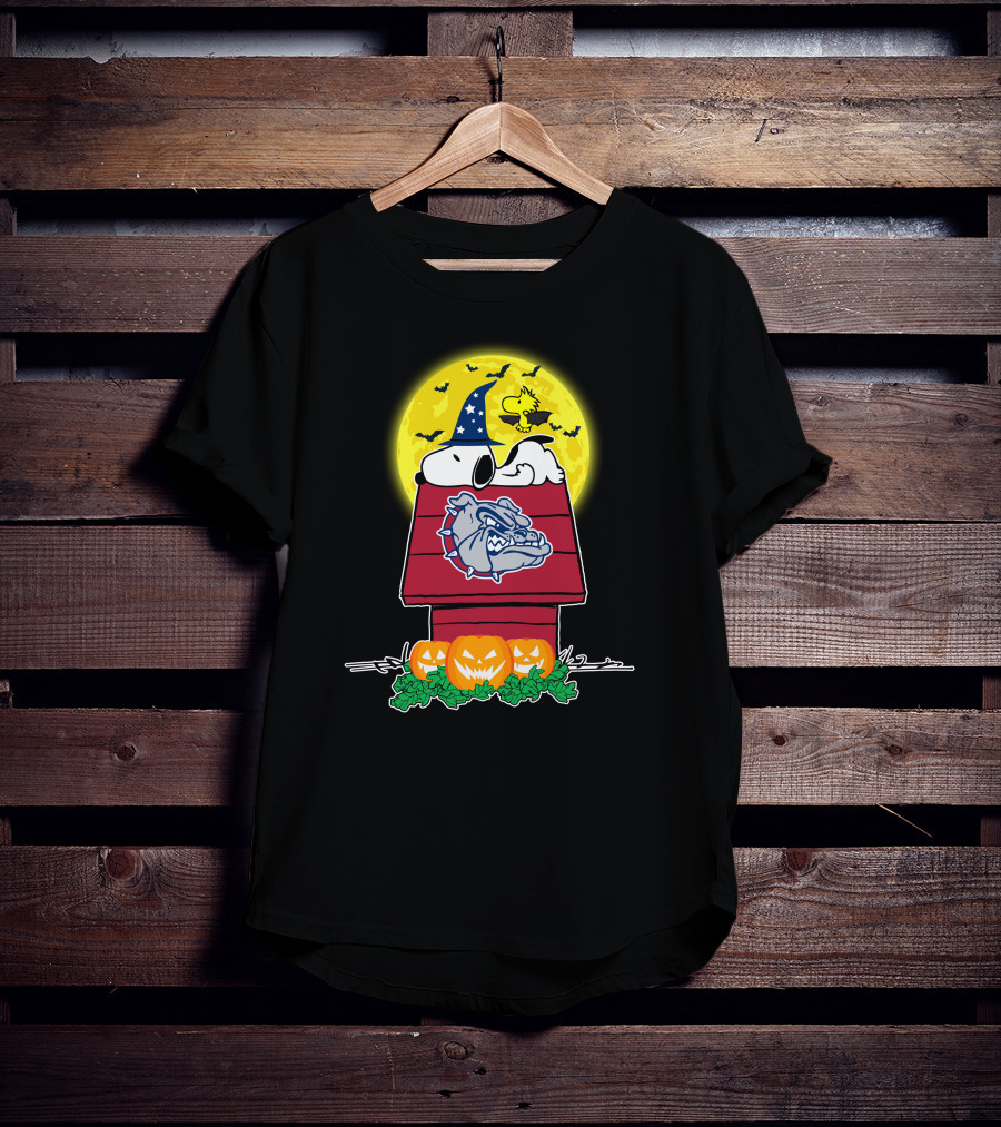 Gonzaga Bulldogs Snoopy Woodstock Halloween Pumpkins Moon T-Shirt