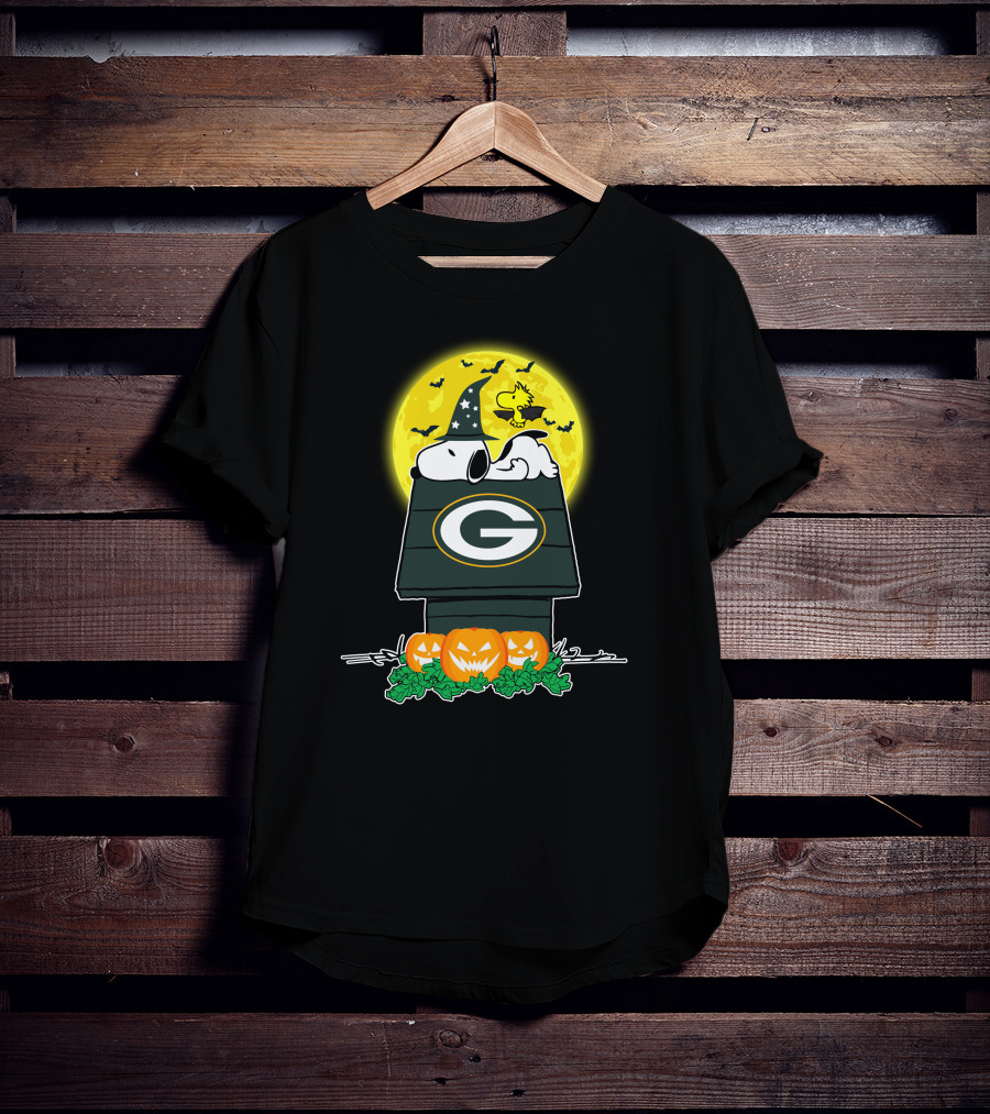 Green Bay Packers Snoopy Woodstock Halloween Moon Pumpkins T-Shirt