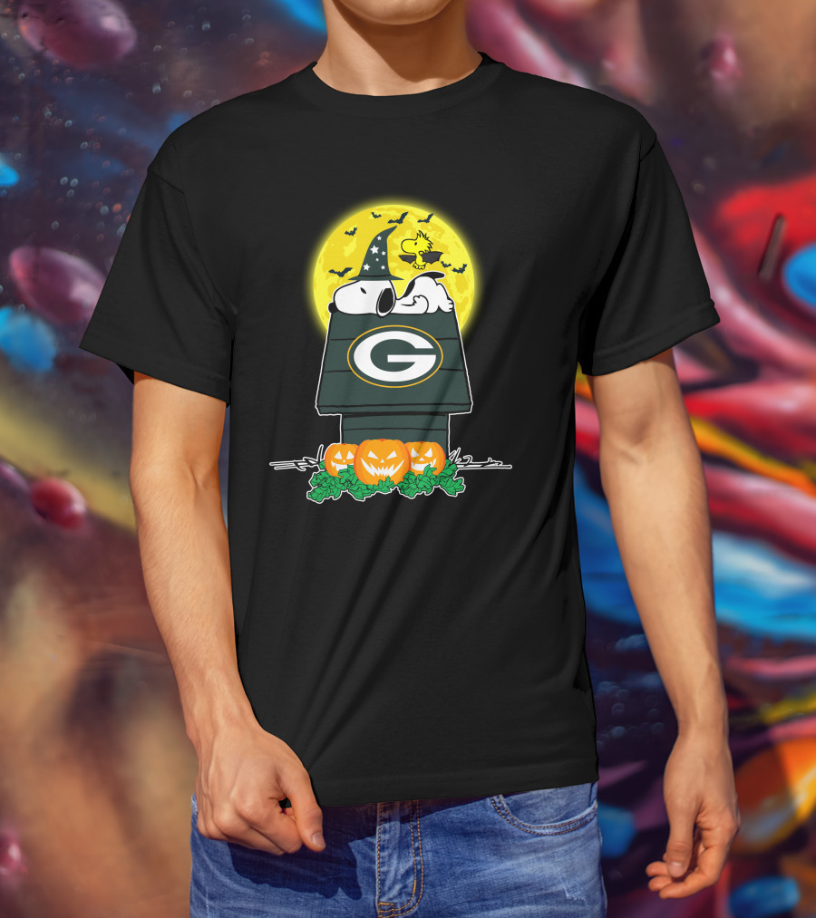 Green Bay Packers Snoopy Woodstock Halloween Moon Pumpkins T-Shirt