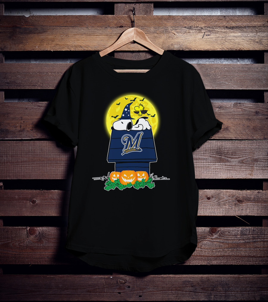 Milwaukee Brewers Snoopy Halloween Peanuts Moon Pumpkins Bats House T-Shirt