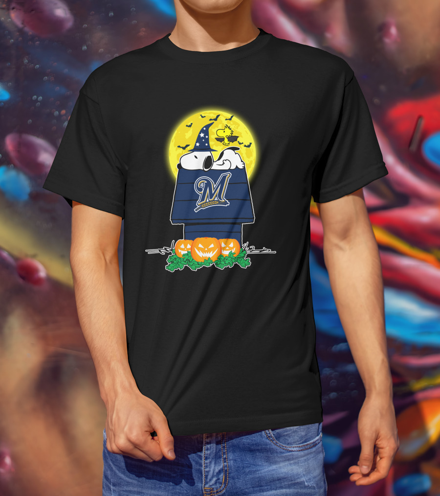 Milwaukee Brewers Snoopy Halloween Peanuts Moon Pumpkins Bats House T-Shirt
