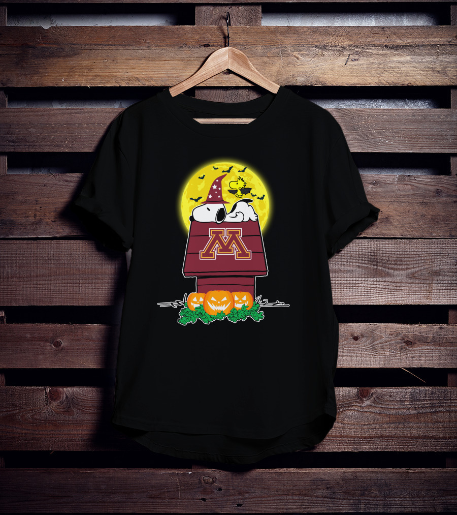 Minnesota Golden Gophers Snoopy Woodstock Halloween Moon Pumpkins T-Shirt