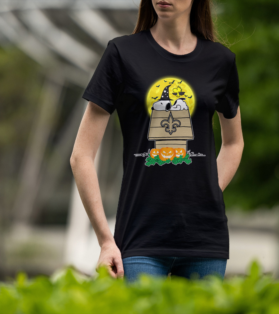New Orleans Saints Snoopy Halloween Moon Pumpkin House T-Shirt